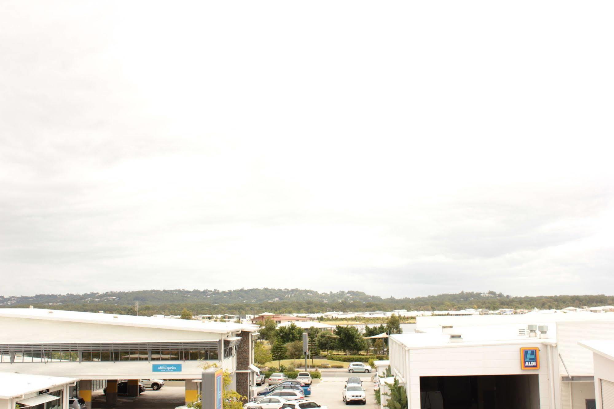 Direct Collective - Breeze On Brightwater Aparthotel Mooloolaba Exteriör bild